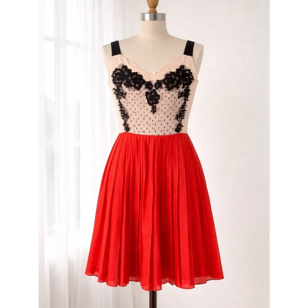 Balletcheena Couture Lace Appliqué Cocktail Dress Pleated Skirt Size M